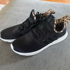 Women’s Adidas Cloudfoam tennis shoes size 10